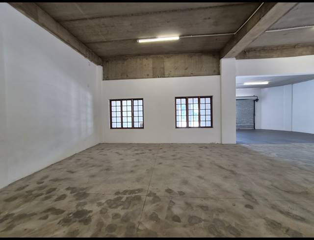346M² RETAIL TO LET IN HALFWAY HOUSE